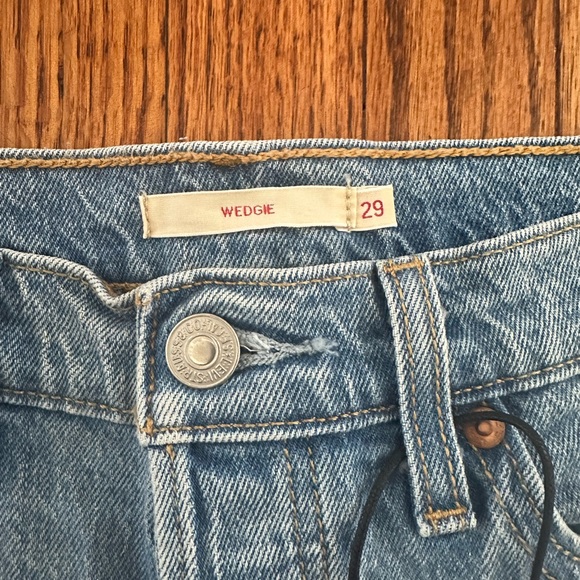 Women’s Levi Premium Wedgie Icon Fit Jeans size 29 - Picture 6 of 10